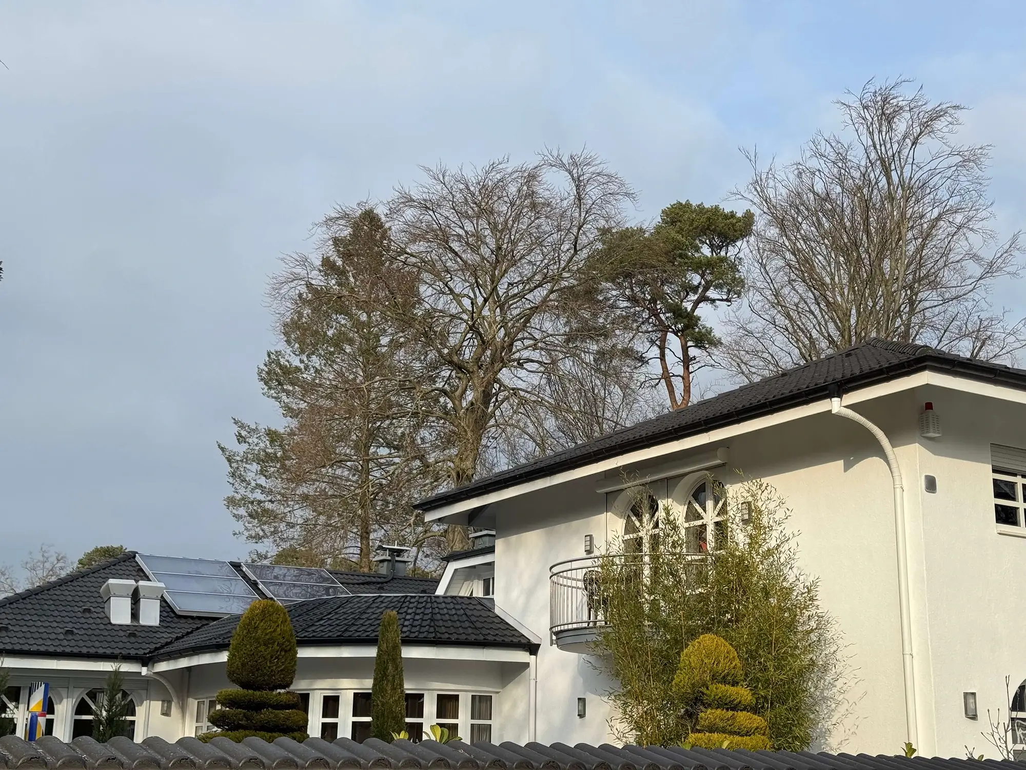 Multi-Zone Climate & Lighting Control